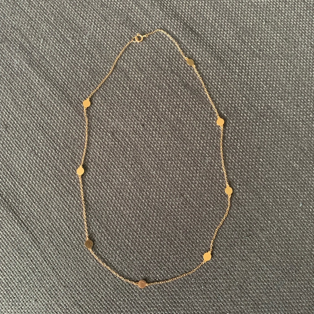 Rose gold plated choker necklace.